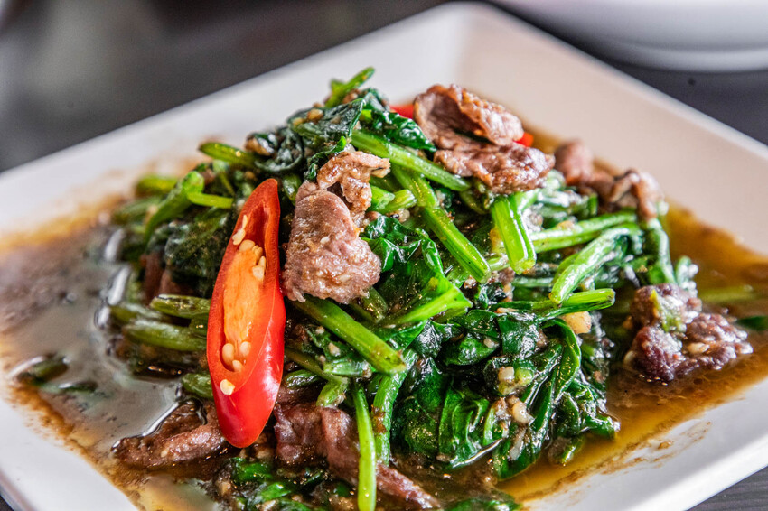 桃園市桃園區阿忠溫體羊肉店|新鮮直達餐桌!任點無雷快炒有夠強,在地人私藏最好吃溫體羊肉爐老店