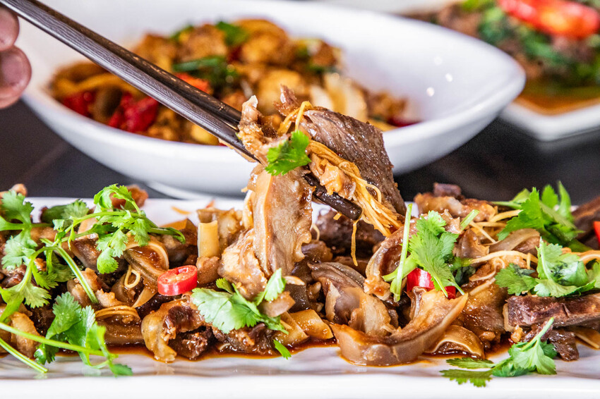 桃園市桃園區阿忠溫體羊肉店|新鮮直達餐桌!任點無雷快炒有夠強,在地人私藏最好吃溫體羊肉爐老店