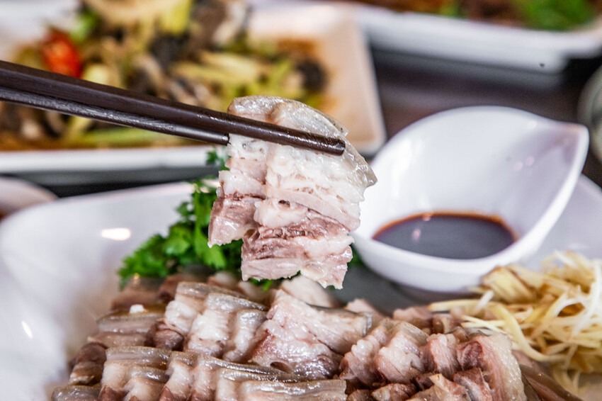 桃園市桃園區阿忠溫體羊肉店|新鮮直達餐桌!任點無雷快炒有夠強,在地人私藏最好吃溫體羊肉爐老店