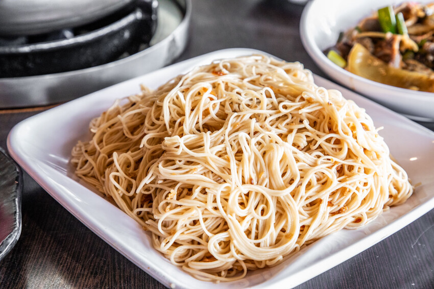 桃園市桃園區阿忠溫體羊肉店|新鮮直達餐桌!任點無雷快炒有夠強,在地人私藏最好吃溫體羊肉爐老店