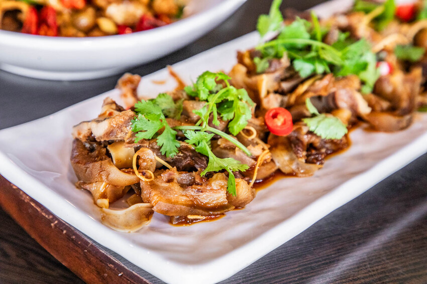 桃園市桃園區阿忠溫體羊肉店|新鮮直達餐桌!任點無雷快炒有夠強,在地人私藏最好吃溫體羊肉爐老店