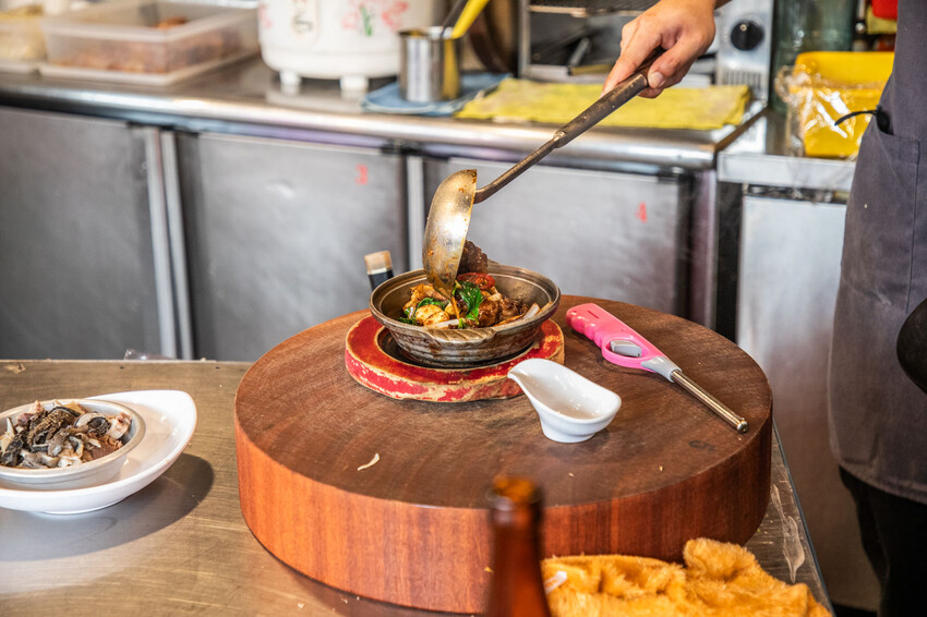 桃園市桃園區阿忠溫體羊肉店|新鮮直達餐桌!任點無雷快炒有夠強,在地人私藏最好吃溫體羊肉爐老店