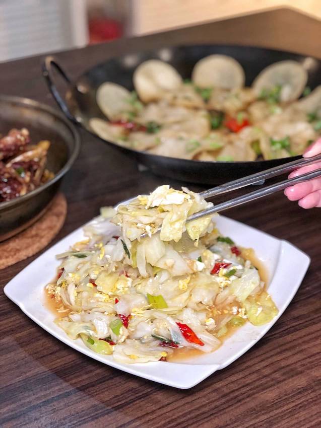 台南東區【大翟門地鍋雞】台南也吃得到道地徐州菜了! 羊蠍子x地鍋雞 香麻入味垂涎欲滴的好滋味 來店打卡還送炒菜 | 小白只饗ㄔ美食