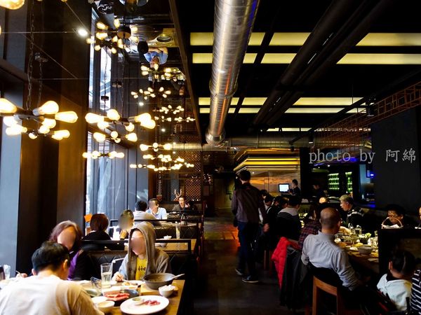 【桃園燒烤】燒肉同話 桃園店-單點頂級和牛又能吃飽飽in全台最美燒肉餐廳．藝文特區美食/桃園燒肉/工業風/時尚夜店風/85度C旗下品牌/聚餐/