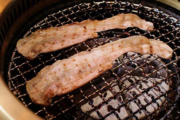 【桃園美食】燒肉同話-只要698元起!和牛無限量燒肉吃到飽