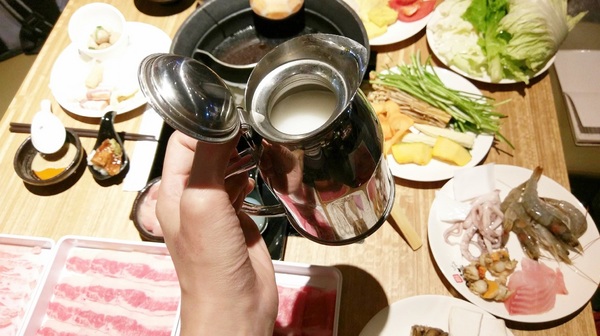 溫野菜-台南大遠百公園店:しゃぶしゃぶ温野菜日本涮涮鍋專門店-台南中西區高cp火鍋 豐富的蔬菜、肉品、海鮮及熟食 就是任您吃、吃到飽