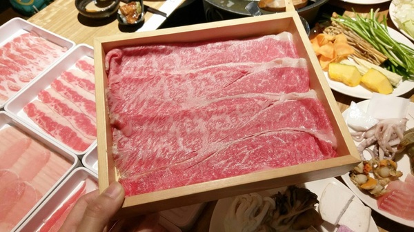 溫野菜-台南大遠百公園店:しゃぶしゃぶ温野菜日本涮涮鍋專門店-台南中西區高cp火鍋 豐富的蔬菜、肉品、海鮮及熟食 就是任您吃、吃到飽