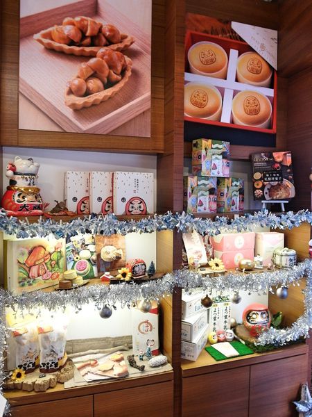 久久津乳酪菓子手造所(台北士林店)：❤️美食❤️【台北。士林】久久津乳酪菓子手造所(台北士林店)★北海道爆漿炙燒乳酪塔/巧克力生乳捲/愛評體驗團