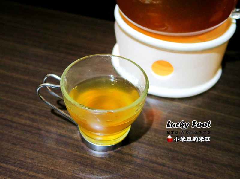 【捷運大橋頭站】Lucky Foot ~大稻埕/義大利麵/早午餐/咖啡/下午茶，被好多兔子包圍的可愛咖啡廳♥