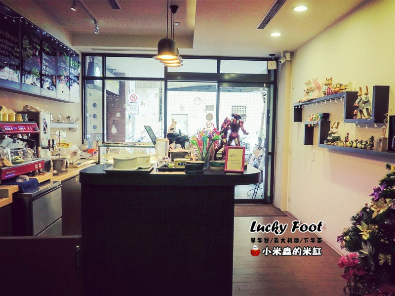 【捷運大橋頭站】Lucky Foot ~大稻埕/義大利麵/早午餐/咖啡/下午茶，被好多兔子包圍的可愛咖啡廳♥