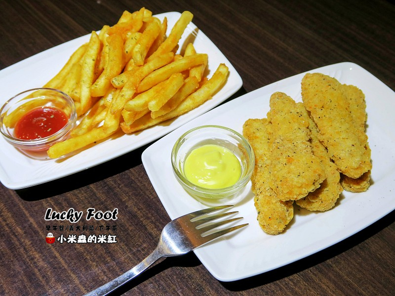 【捷運大橋頭站】Lucky Foot ~大稻埕/義大利麵/早午餐/咖啡/下午茶，被好多兔子包圍的可愛咖啡廳♥