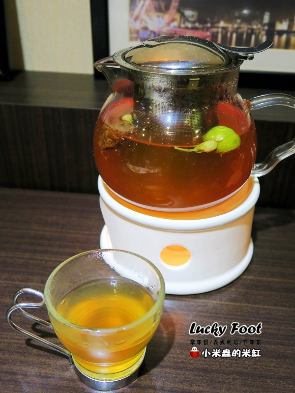 【捷運大橋頭站】Lucky Foot ~大稻埕/義大利麵/早午餐/咖啡/下午茶，被好多兔子包圍的可愛咖啡廳♥