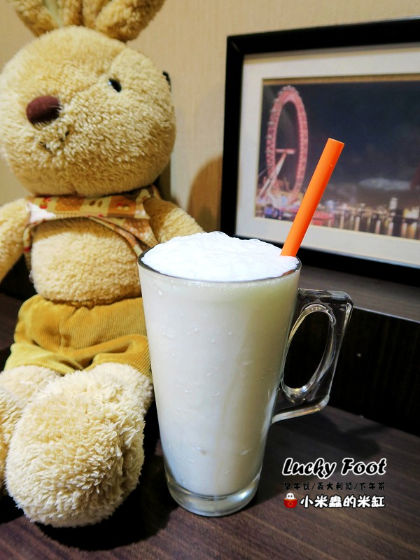 【捷運大橋頭站】Lucky Foot ~大稻埕/義大利麵/早午餐/咖啡/下午茶，被好多兔子包圍的可愛咖啡廳♥