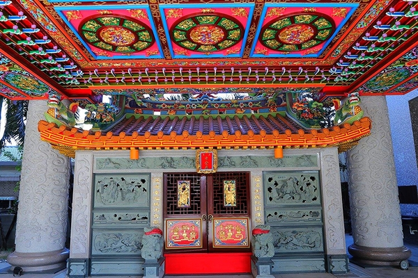 桃園市土地公文化館:【桃園景點】桃園市新景點~土地公文化館/好多種語音導覽跟互動遊戲/親子旅遊好去處/免費提供戲服來唱戲/廟宇建築及熱鬧的慶典活動 桃園市土地公文化館:【桃園景點】桃園市新景點~土地公文化館/好多種語音導覽跟互動遊戲/親子旅遊好去處/免費提供戲服來唱戲/廟宇建築及熱鬧的慶典活動