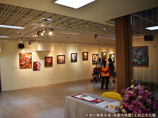 土地公文化館13-4樓特展室-米唐亞真情畫.JPG