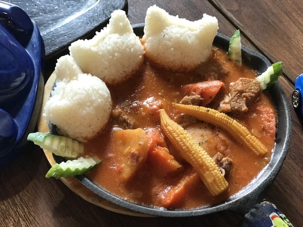 初覓手作餐坊：高雄~初覓手作餐坊~古錐的貓咪餐點~覓覓店長歡迎您~貓咪主題餐廳~