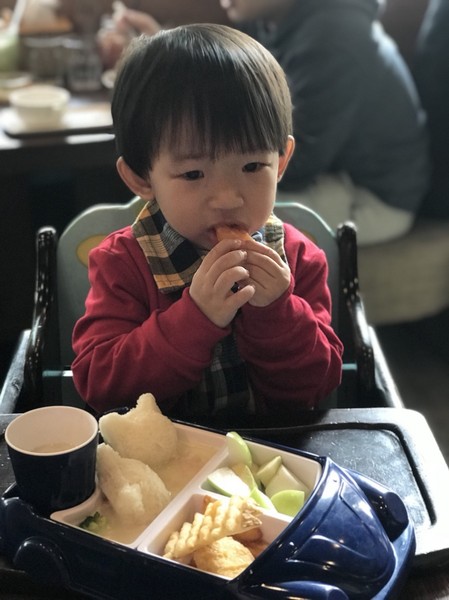 初覓手作餐坊：高雄~初覓手作餐坊~古錐的貓咪餐點~覓覓店長歡迎您~貓咪主題餐廳~