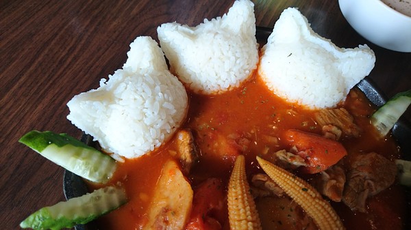 初覓手作餐坊：高雄~初覓手作餐坊~古錐的貓咪餐點~覓覓店長歡迎您~貓咪主題餐廳~