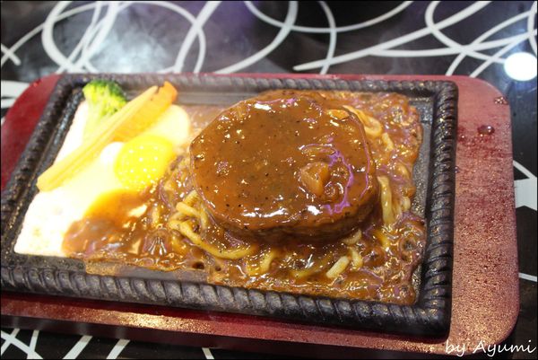 747 巨無霸 炙燒牛排餐廳：[愛評體驗團]給你滿滿的大滿足~747巨無霸炙燒牛排餐廳