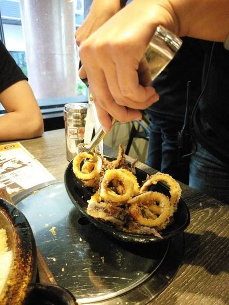 打啵G(台中大隆店)：打啵G / 台中大隆店-皇冠炸雞好特別  整個很華麗  double起司太鹹些  草莓可爾必思好喝又好拍