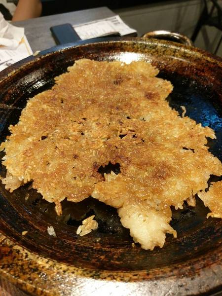 打啵G(台中大隆店)：打啵G / 台中大隆店-皇冠炸雞好特別  整個很華麗  double起司太鹹些  草莓可爾必思好喝又好拍