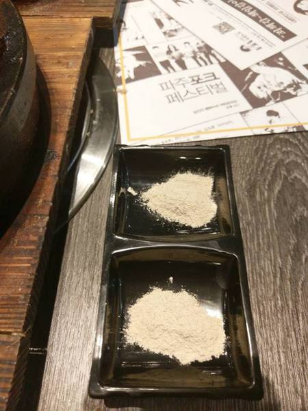打啵G(台中大隆店)：打啵G / 台中大隆店-皇冠炸雞好特別  整個很華麗  double起司太鹹些  草莓可爾必思好喝又好拍