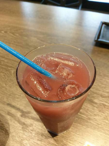 打啵G(台中大隆店)：打啵G / 台中大隆店-皇冠炸雞好特別  整個很華麗  double起司太鹹些  草莓可爾必思好喝又好拍