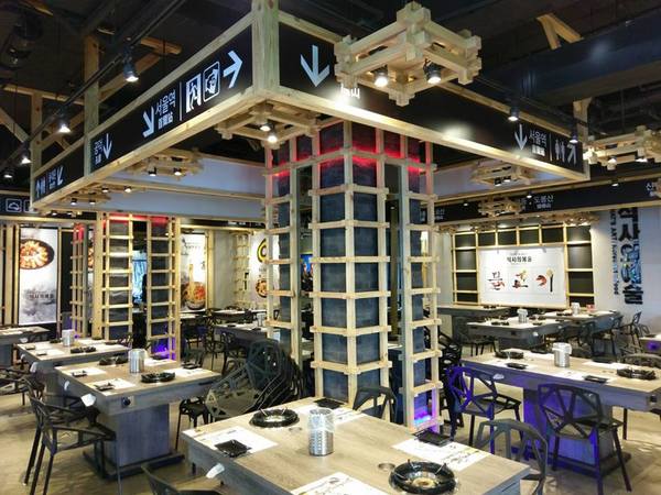 打啵G(台中大隆店)：打啵G / 台中大隆店-皇冠炸雞好特別  整個很華麗  double起司太鹹些  草莓可爾必思好喝又好拍