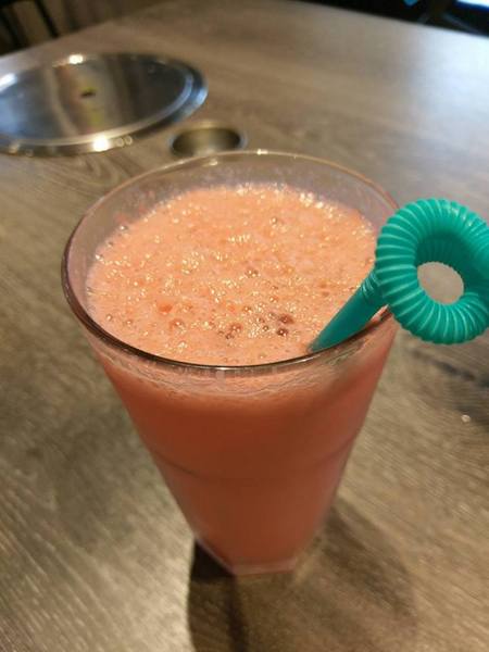 打啵G(台中大隆店)：打啵G / 台中大隆店-皇冠炸雞好特別  整個很華麗  double起司太鹹些  草莓可爾必思好喝又好拍