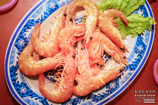 鼻頭魚港海鮮(阿秀海產)|屏東縣恆春鎮鼻頭漁港在地隱藏版必吃海產店;價格公開且內行人才知道的無菜單海產店;來墾丁必吃,不然就白來玩了。(三立電視台~台灣尚青、青春好七淘推薦)