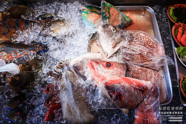 鼻頭魚港海鮮(阿秀海產)|屏東縣恆春鎮鼻頭漁港在地隱藏版必吃海產店;價格公開且內行人才知道的無菜單海產店;來墾丁必吃,不然就白來玩了。(三立電視台~台灣尚青、青春好七淘推薦)