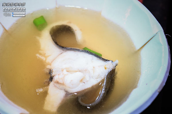 鼻頭魚港海鮮(阿秀海產)|屏東縣恆春鎮鼻頭漁港在地隱藏版必吃海產店;價格公開且內行人才知道的無菜單海產店;來墾丁必吃,不然就白來玩了。(三立電視台~台灣尚青、青春好七淘推薦)