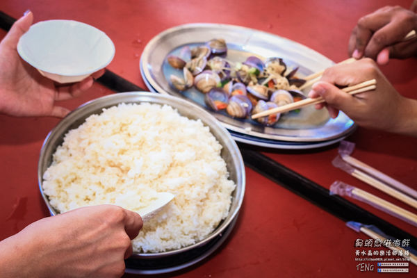 鼻頭魚港海鮮(阿秀海產)|屏東縣恆春鎮鼻頭漁港在地隱藏版必吃海產店;價格公開且內行人才知道的無菜單海產店;來墾丁必吃,不然就白來玩了。(三立電視台~台灣尚青、青春好七淘推薦)