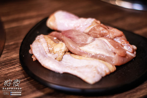 狩夜無煙炭火燒烤|桃園市桃園區“無限續點吃喝到飽”燒烤餐廳；免千元小火鍋加炭火燒烤，這個冬夜就是暖呼呼啦。