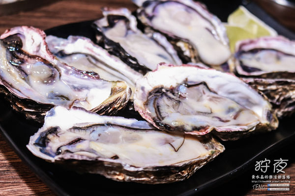 狩夜無煙炭火燒烤|桃園市桃園區“無限續點吃喝到飽”燒烤餐廳；免千元小火鍋加炭火燒烤，這個冬夜就是暖呼呼啦。