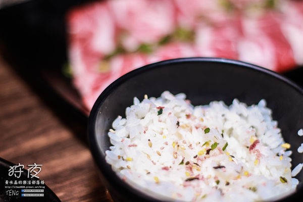 狩夜無煙炭火燒烤|桃園市桃園區“無限續點吃喝到飽”燒烤餐廳；免千元小火鍋加炭火燒烤，這個冬夜就是暖呼呼啦。