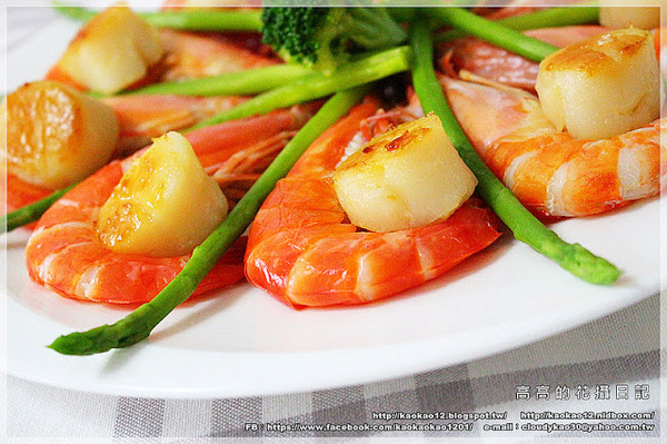 海傑納頂級禮盒：【高雄】新興區。海昇水產 海傑納頂級禮盒《頂級南非圓鱈、日本北海道帶子、頂級船凍小卷、泰國熟草蝦》