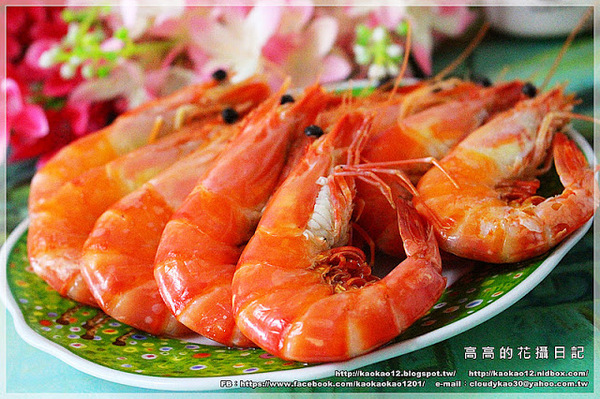 海傑納頂級禮盒：【高雄】新興區。海昇水產 海傑納頂級禮盒《頂級南非圓鱈、日本北海道帶子、頂級船凍小卷、泰國熟草蝦》