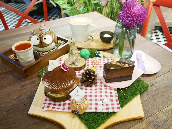 Thai j：泰Thai.J-台中大墩路上花草系餐廳  滿滿植物把店內佈置得超華麗  公主系列布朗尼很吸睛