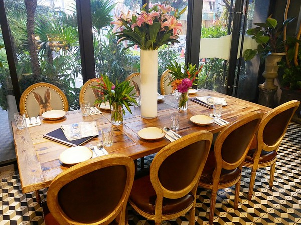 Thai j：泰Thai.J-台中大墩路上花草系餐廳  滿滿植物把店內佈置得超華麗  公主系列布朗尼很吸睛