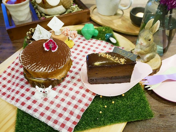 Thai j：泰Thai.J-台中大墩路上花草系餐廳  滿滿植物把店內佈置得超華麗  公主系列布朗尼很吸睛