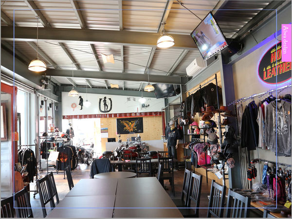 【新竹尋寶記】乘星綠洲 - 地球人的多功能驛站，享受美式餐點，欣賞百萬重機，還有夢幻旋轉木馬可拍照喔-21.jpg