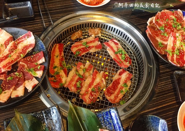 力士本鎮：【苗栗頭份】力士本鎮有「樂力士燒肉、鮮力士陶鍋」兩種選擇，找出你所愛並享受其中。