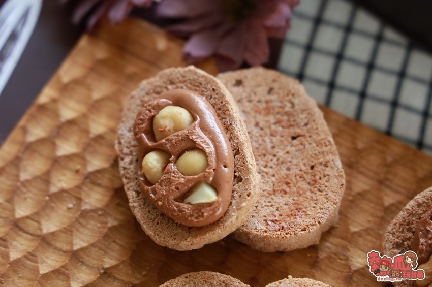 【台南甜點】2021最美的法式甜點禮盒！低糖高蛋白，就連健身教練也超愛~達克瓦茲、布朗尼、瑪德蓮讓你一次獲得：Celso Pâtisserie 漫步左岸法式甜點 - 熱血玩台南。跳躍新世界