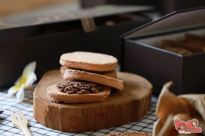 【台南甜點】2021最美的法式甜點禮盒！低糖高蛋白，就連健身教練也超愛~達克瓦茲、布朗尼、瑪德蓮讓你一次獲得：Celso Pâtisserie 漫步左岸法式甜點 - 熱血玩台南。跳躍新世界