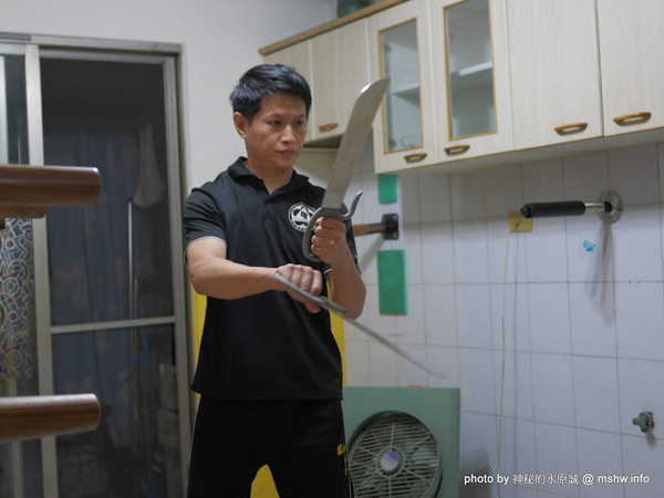 施明傑詠春拳術會-葉問系詠春拳館：【景點】彰化施明傑詠春拳術會-葉問系詠春拳館@彰化民族路 : 一個打十個你也行~強身健體的好選擇!