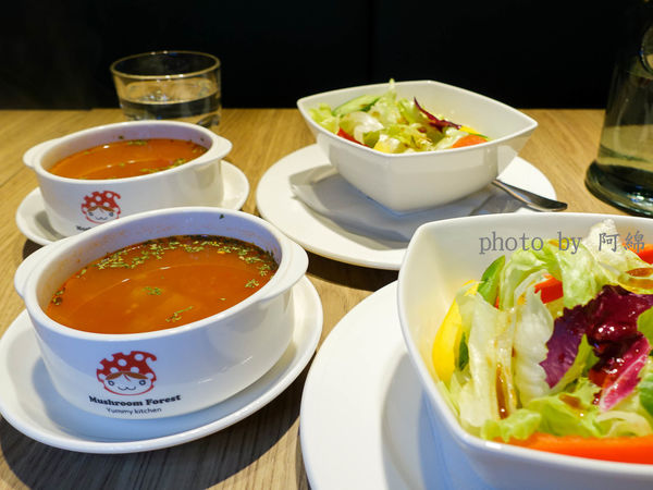 【桃園義式】蘑菇森林義大利麵坊 桃園店-主菜超有份量的童話主題義麵餐廳.桃園火車站商圈/筷食尚美食餐廳/ATT筷食尚/燉飯/義式餐廳/桃園ATT 【桃園義式】蘑菇森林義大利麵坊 桃園店-主菜超有份量的童話主題義麵餐廳.桃園火車站商圈/筷食尚美食餐廳/ATT筷食尚/燉飯/義式餐廳/桃園ATT