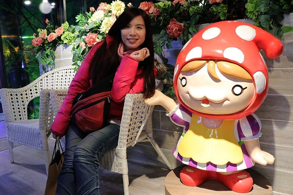 蘑菇森林義大利麵坊(ATT筷食尚店)：【桃園食記】桃園ATT筷食尚店~蘑菇森林義大利麵坊(桃園店)/TOP1的香草雞腿排/份量十足的奶油燻雞麵/餐廳的氣氛營造得就像在叢林般