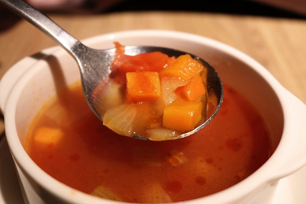 蘑菇森林義大利麵坊(ATT筷食尚店)：【桃園食記】桃園ATT筷食尚店~蘑菇森林義大利麵坊(桃園店)/TOP1的香草雞腿排/份量十足的奶油燻雞麵/餐廳的氣氛營造得就像在叢林般