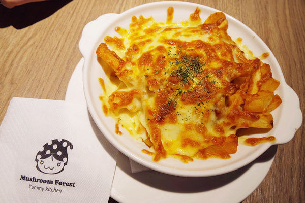 (FoOd桃園)♥【蘑菇森林義大利麵坊(桃園ATT筷食尚店)】CP值很高的主題式風格義式餐廳,份量很大吃得很飽又滿足了味蕾